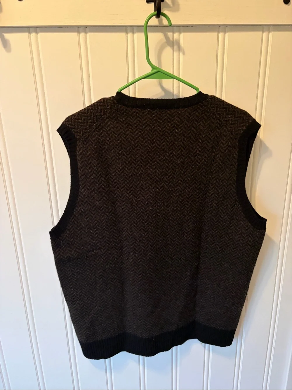 J.Crew Factory Men's Large Lambswool Herringbone Sweater Vest V-Neck Brown Black